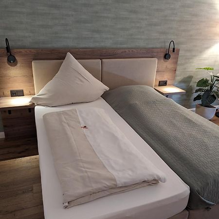 Paga - Parkgaststaette Hotel Ehrenburg Eksteriør billede