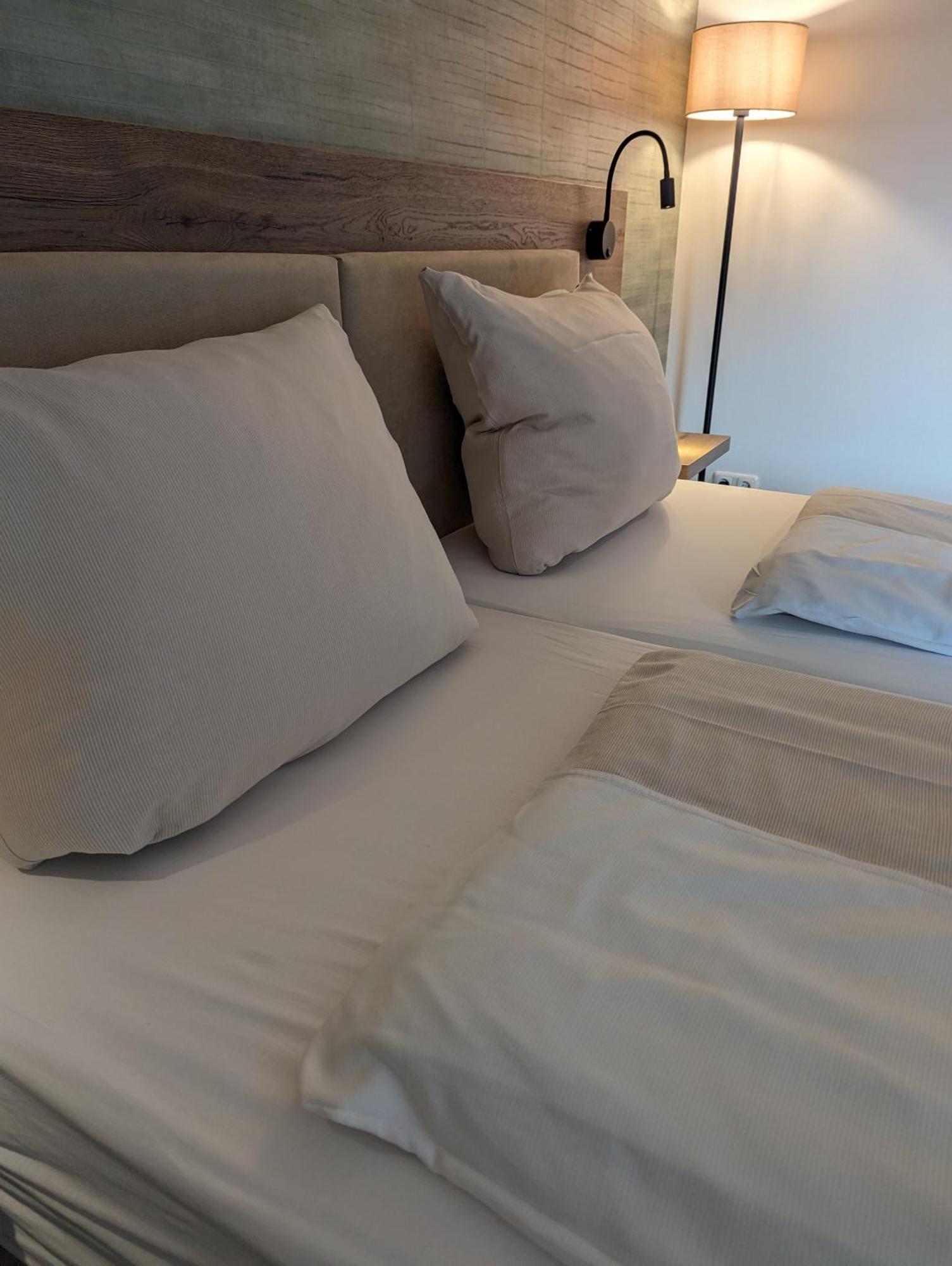 Paga - Parkgaststaette Hotel Ehrenburg Eksteriør billede