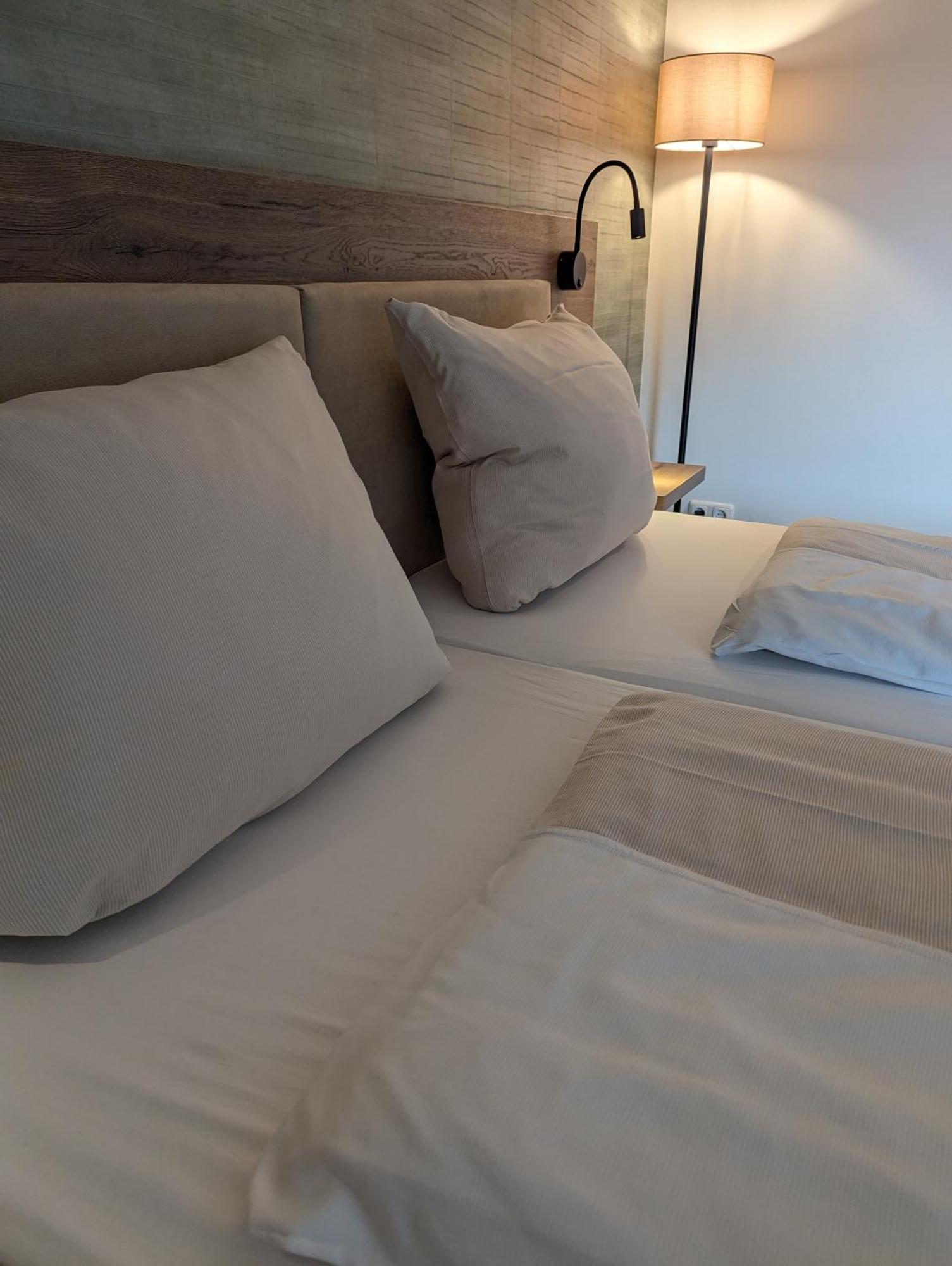 Paga - Parkgaststaette Hotel Ehrenburg Eksteriør billede