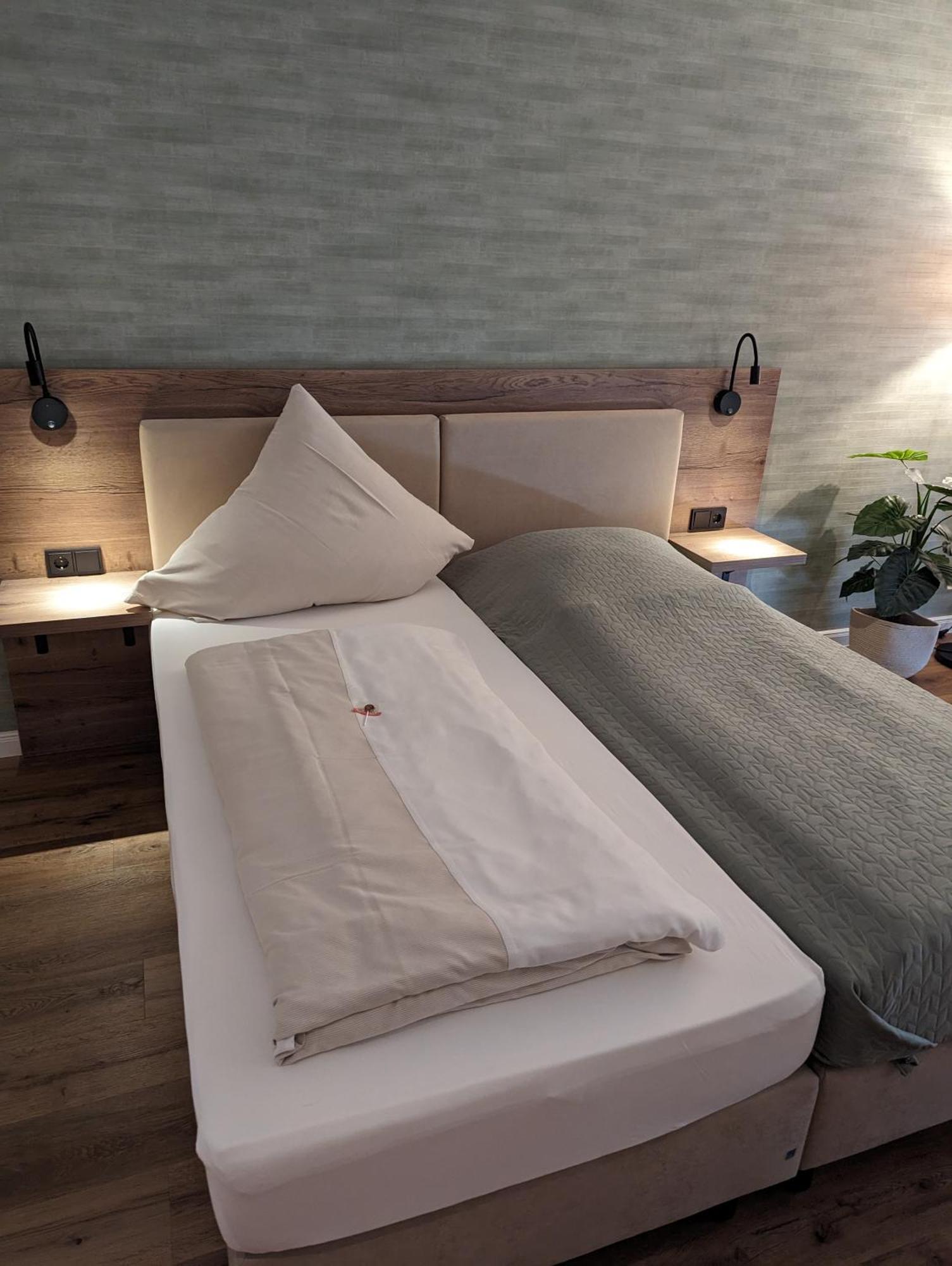 Paga - Parkgaststaette Hotel Ehrenburg Eksteriør billede